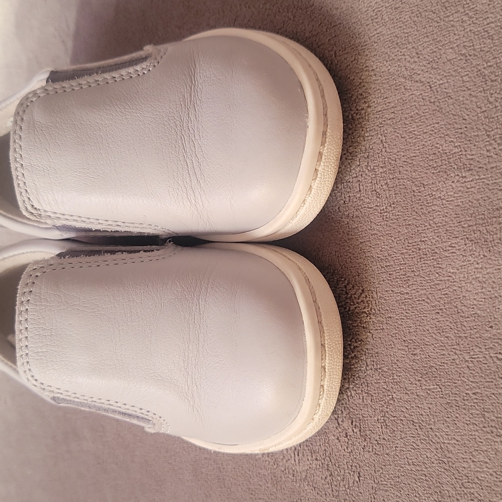 Clark's Leather Grey Toddler Slip on sneakers Sz 6 - Picture 3 of 11